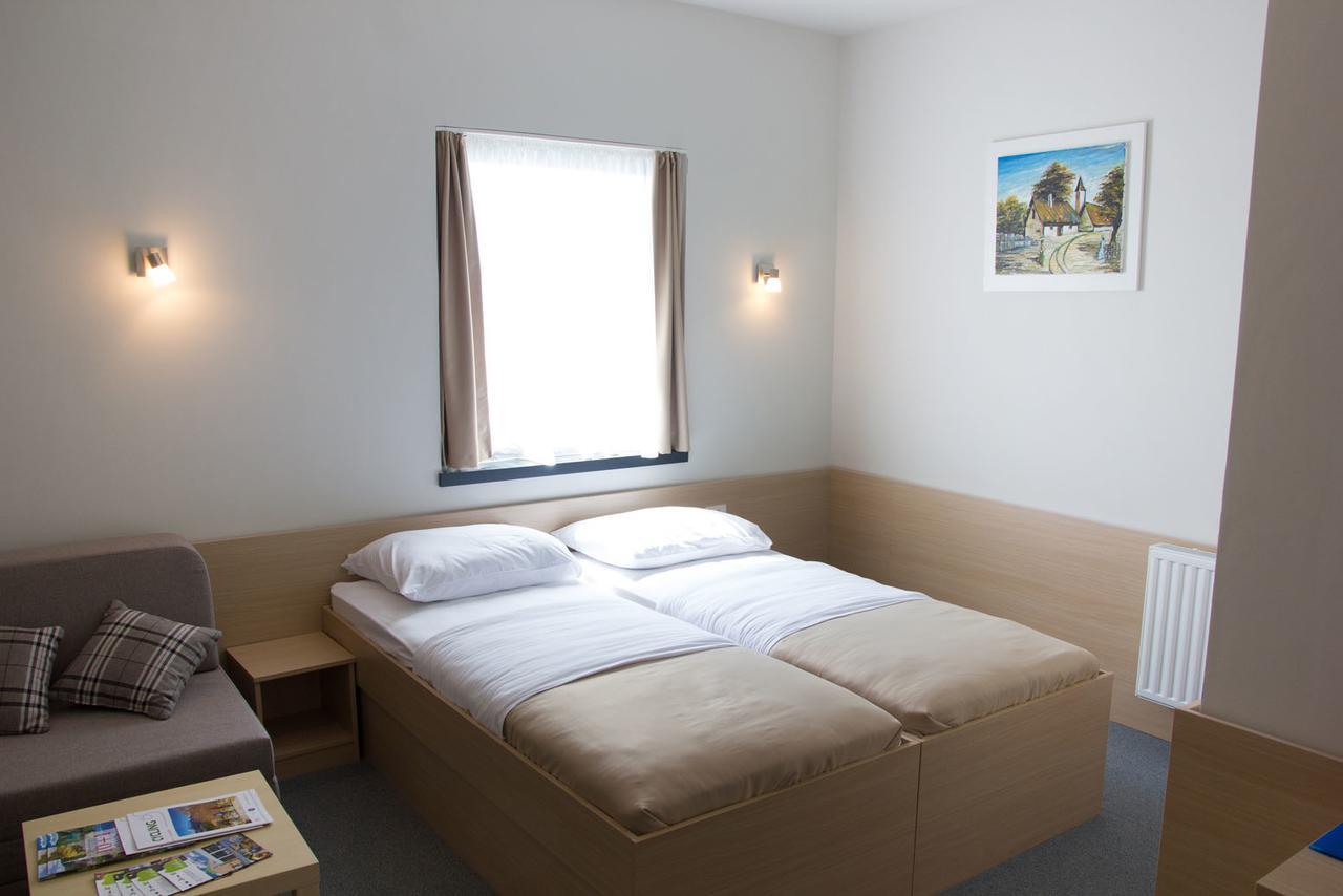 Hotel Lika Jug Brinje Eksteriør billede