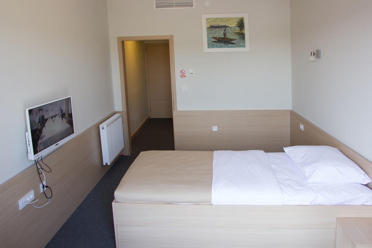 Hotel Lika Jug Brinje Eksteriør billede
